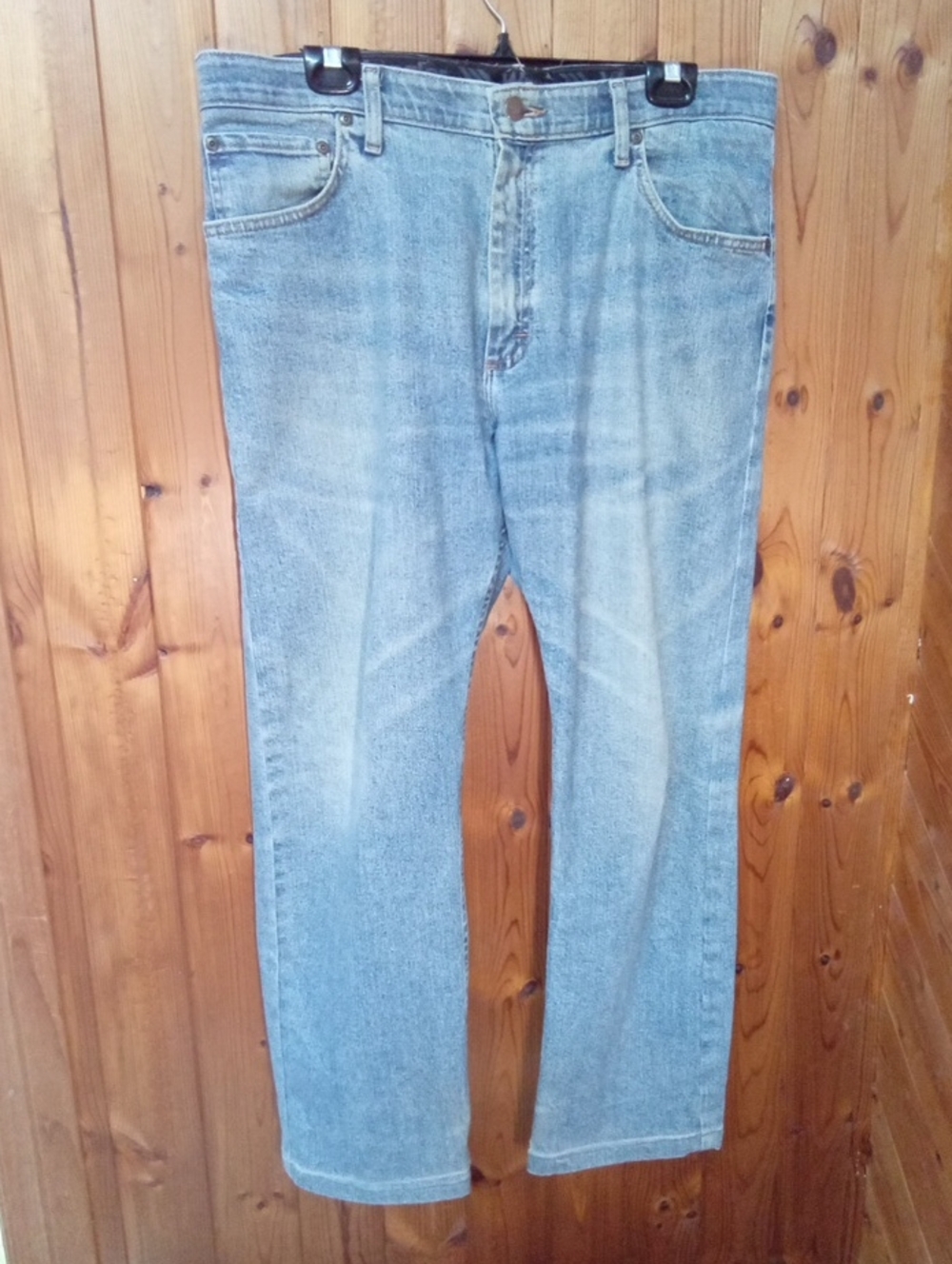 Wrangler 36x29 Men’s Light Blue Straight Leg Jeans